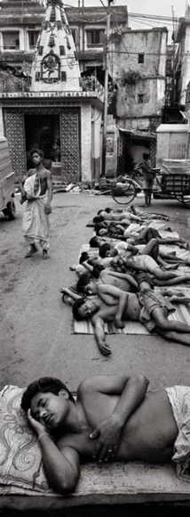 Raghu Rai Sleeping Dreams, Tagore Castle Street, Kolkata