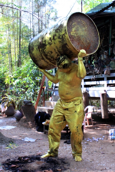 Bandu Manamperi Golden Barrel Man (Performance Still)