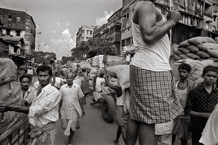 Raghu Rai MIGRATORY LABOURERS, KOLKATA