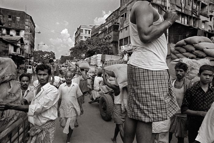 Raghu Rai MIGRATORY LABOURERS, KOLKATA