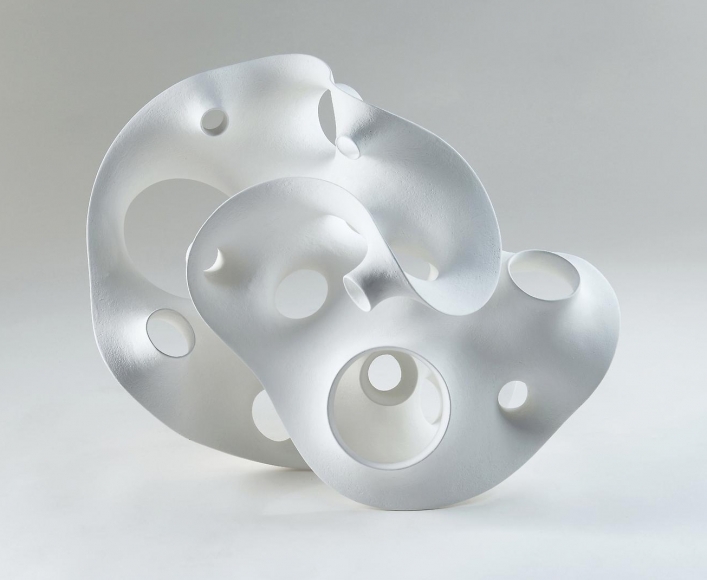 Splay stoneware 25" x 18" x 19"