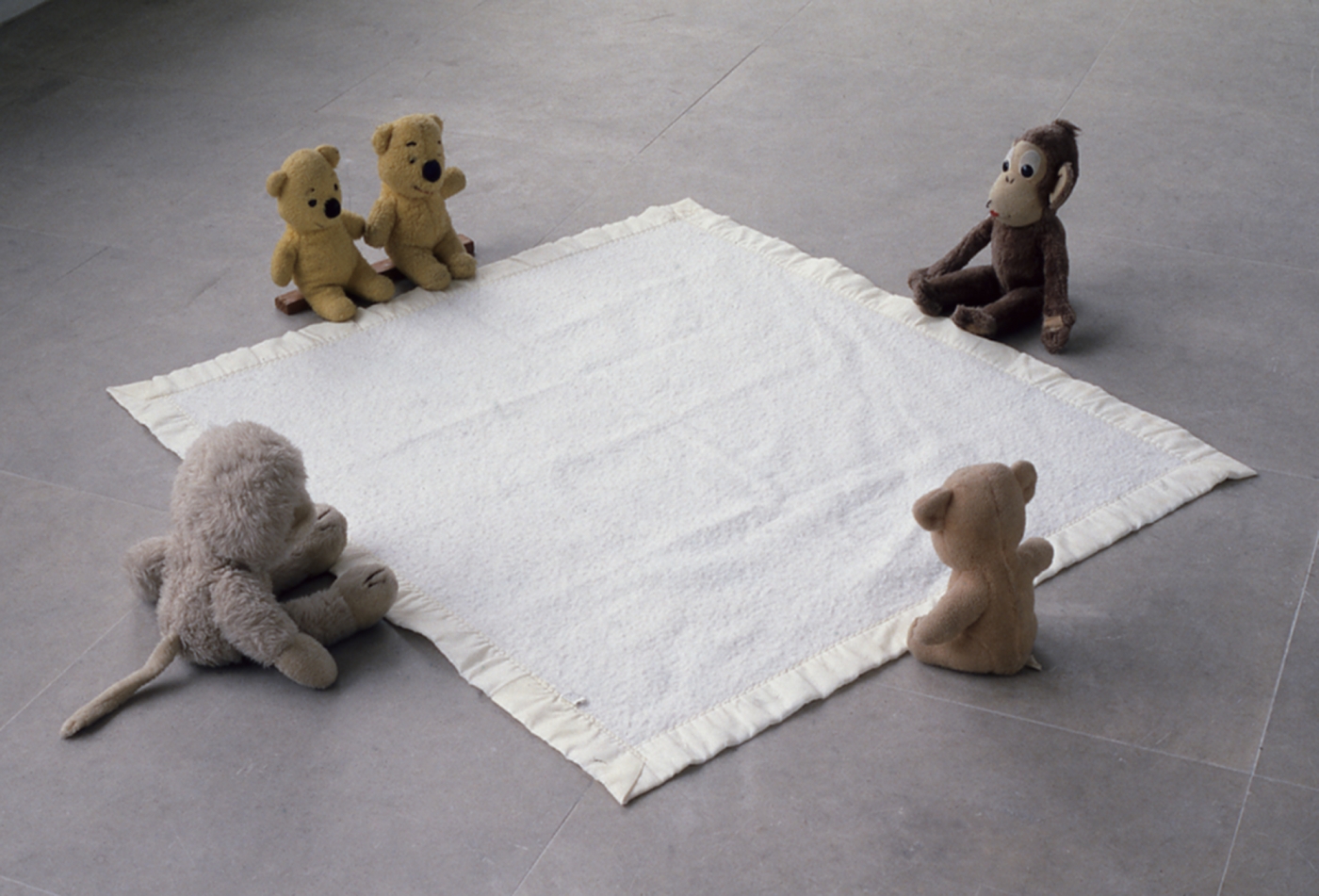 Mike Kelly, Arena #7 (Bears), 1990, Stuffed Animals, blanket, 11 1/2 x 53 x 40 inches