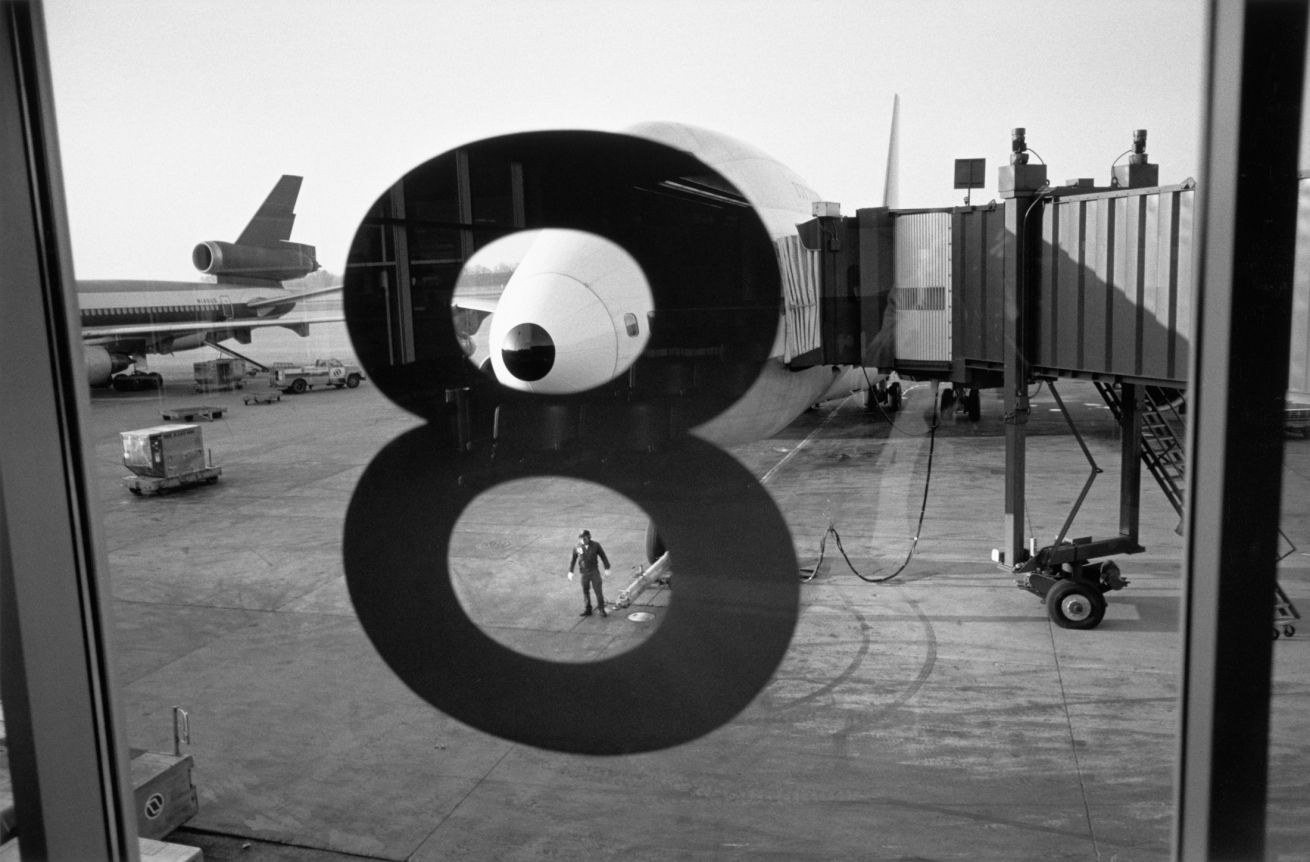 Lee Friedlander, La Guardia Airport, New York City, 1986