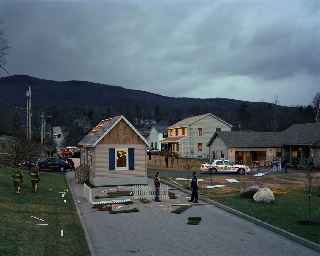 Gregory Crewdson, Untitled (house in the road), 2002