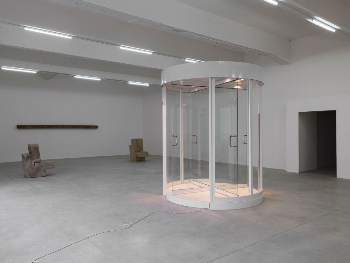 Oscar Tuazon, Installation view