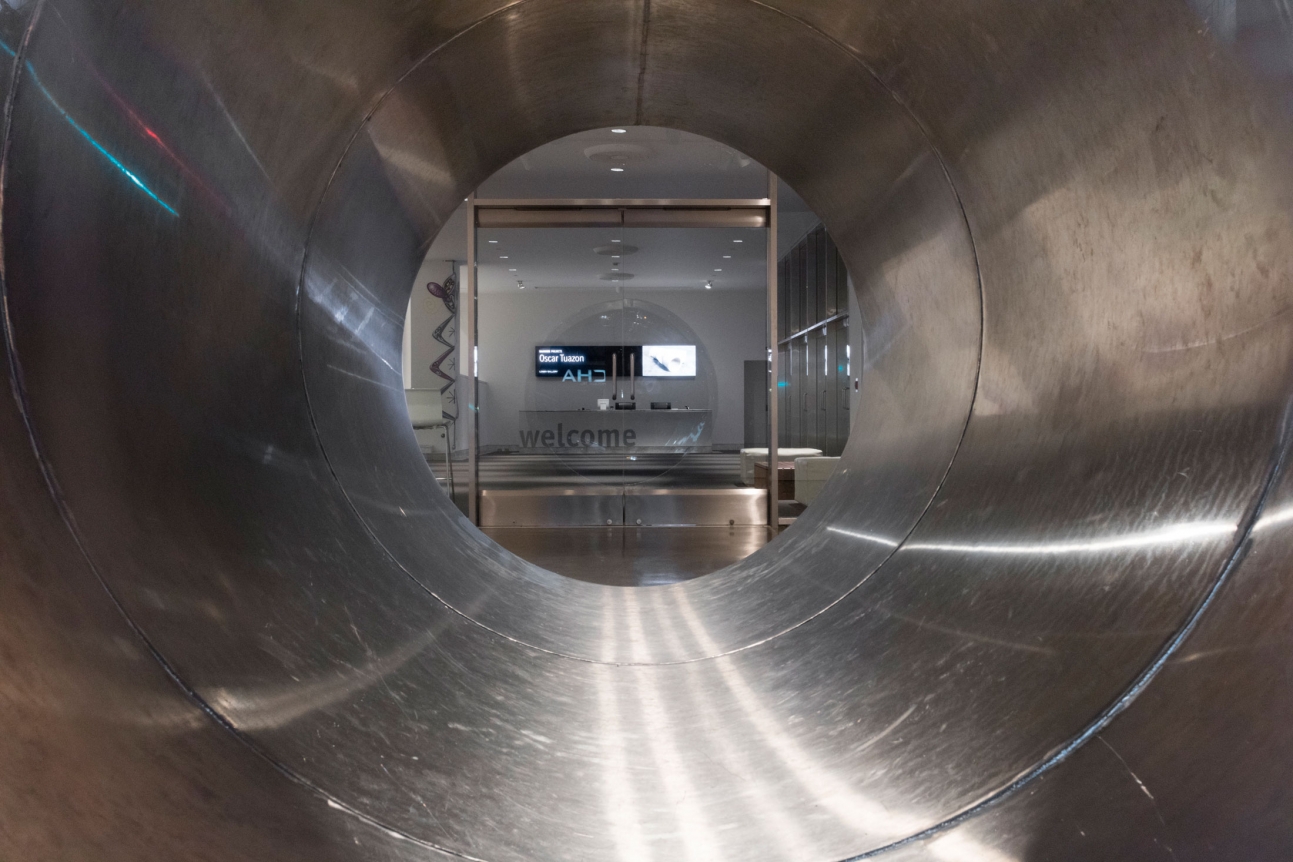 Oscar Tuazon, Mind Pipeline, 2016
