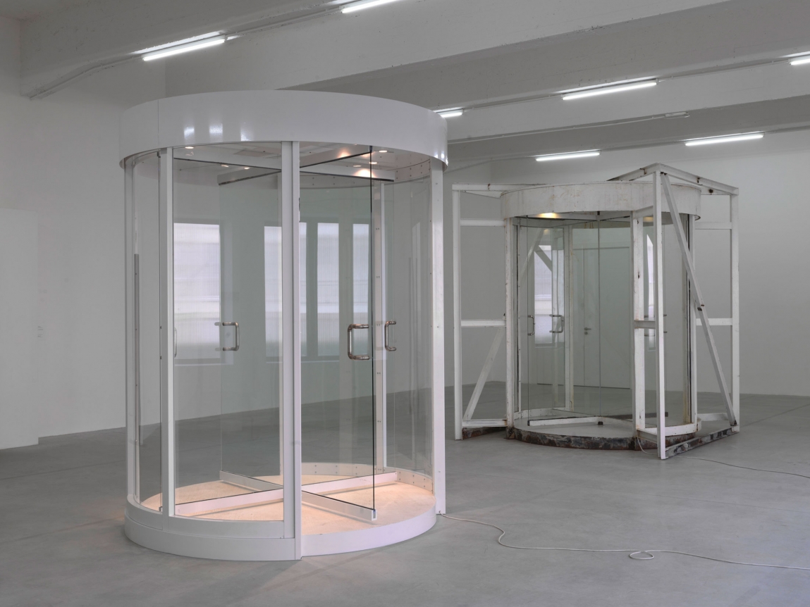 Oscar Tuazon, Installation view