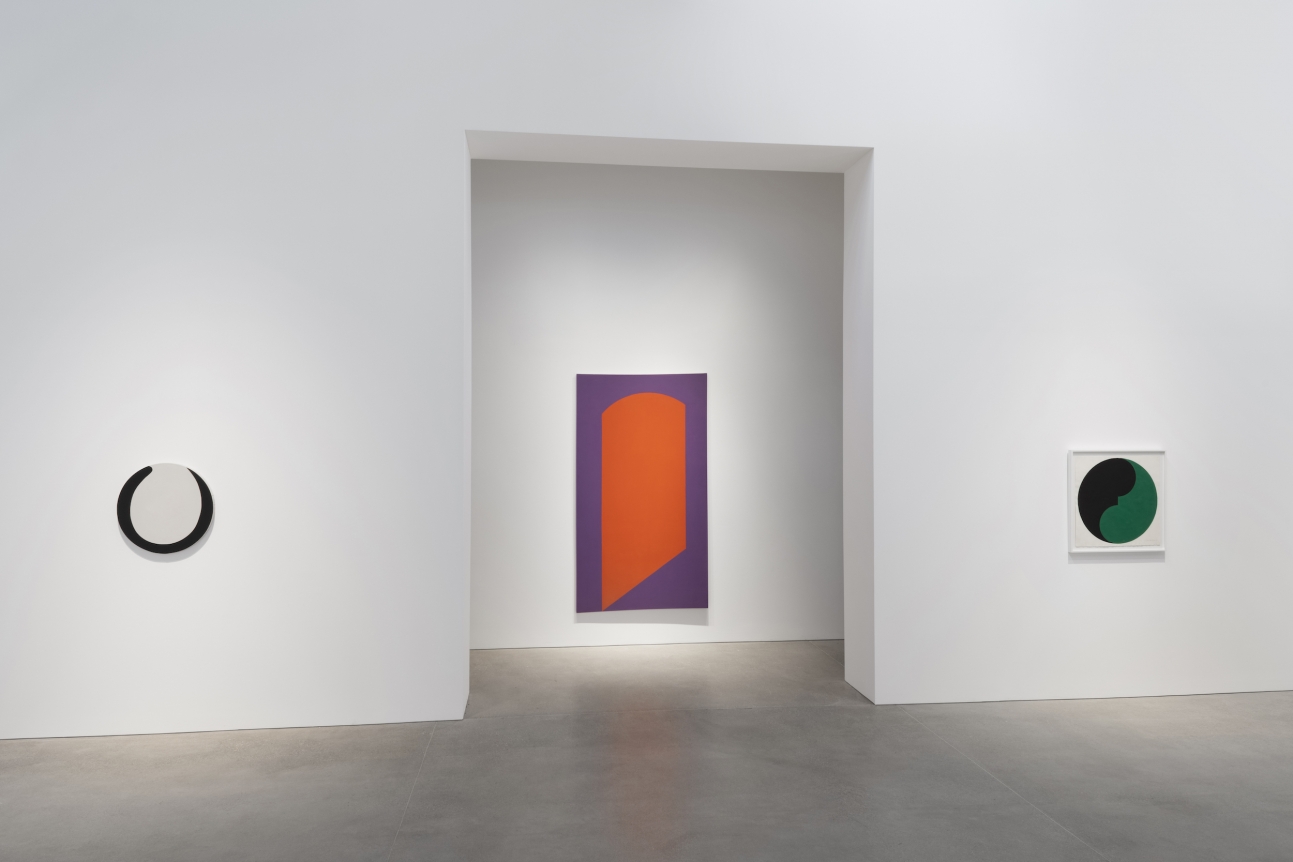 Installation view of Leon Polk Smith: Endless Space, 2019. 