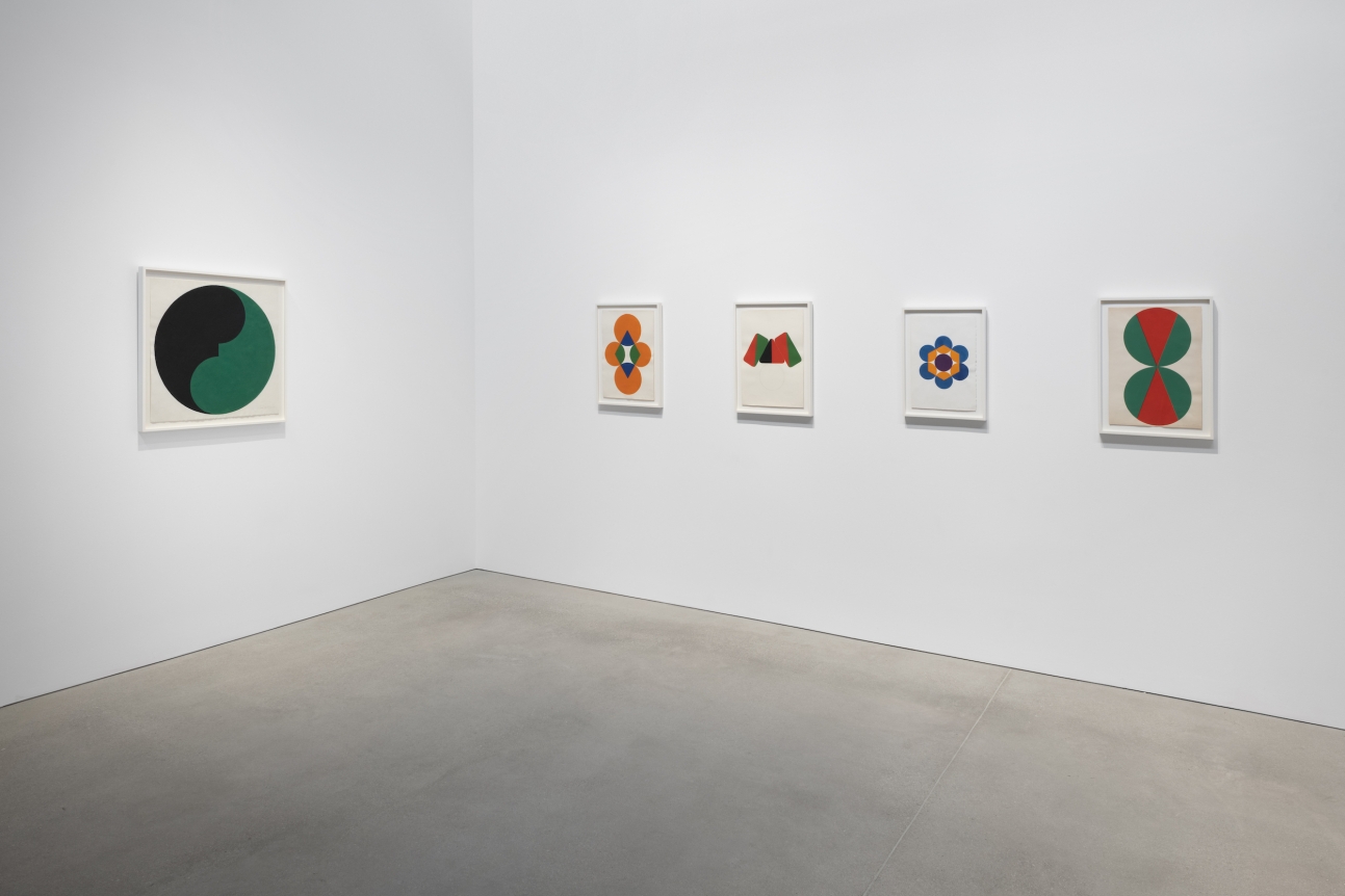 Installation view of Leon Polk Smith: Endless Space, 2019. 