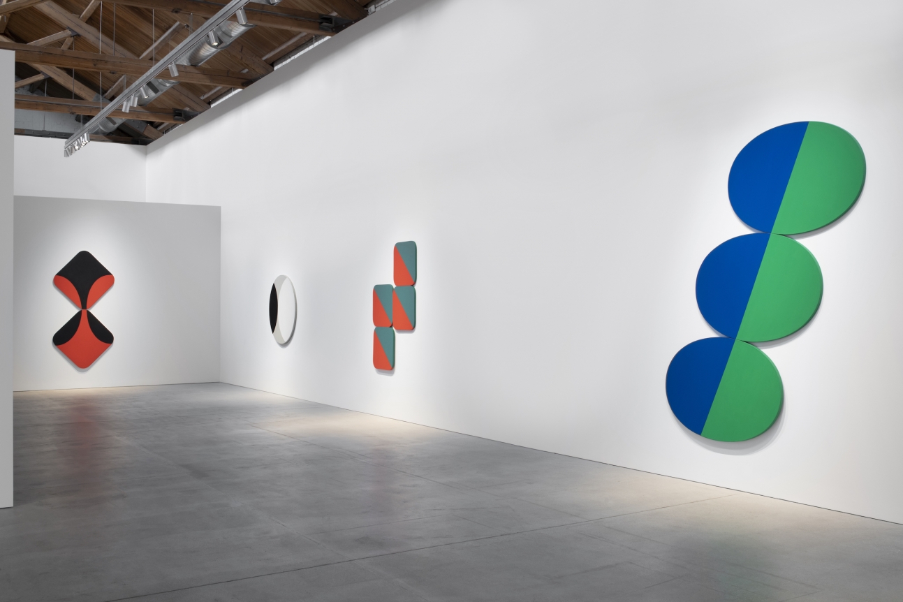 Installation view of Leon Polk Smith: Endless Space, 2019. 
