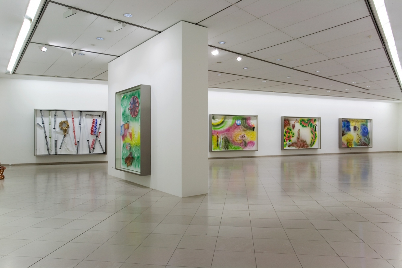 Roter Sand und ein gefundenes Gluck. Installation view, 2006. MMK Museum fur Moderne Kunst, Frankfurt.