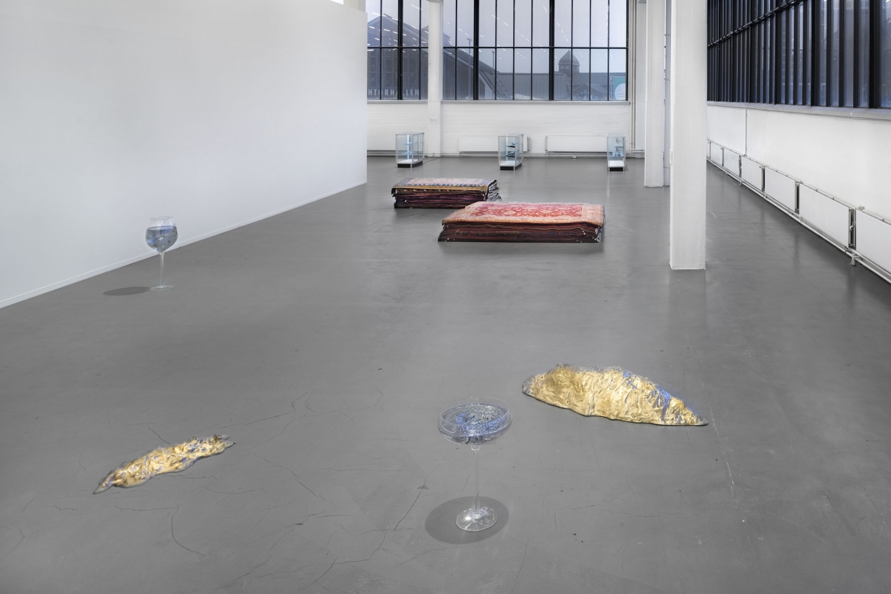 Nina Beier: Cash for Gold, installation view, 2015. Kunstverein Hamburg, Germany.