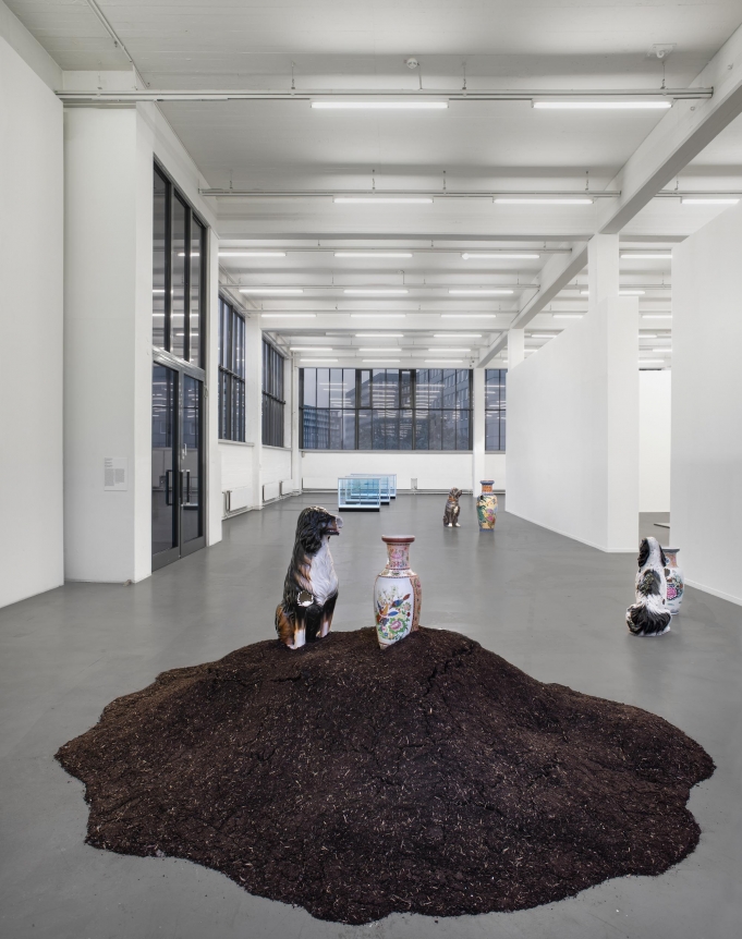 Nina Beier: Cash for Gold, installation view, 2015. Kunstverein Hamburg, Germany.