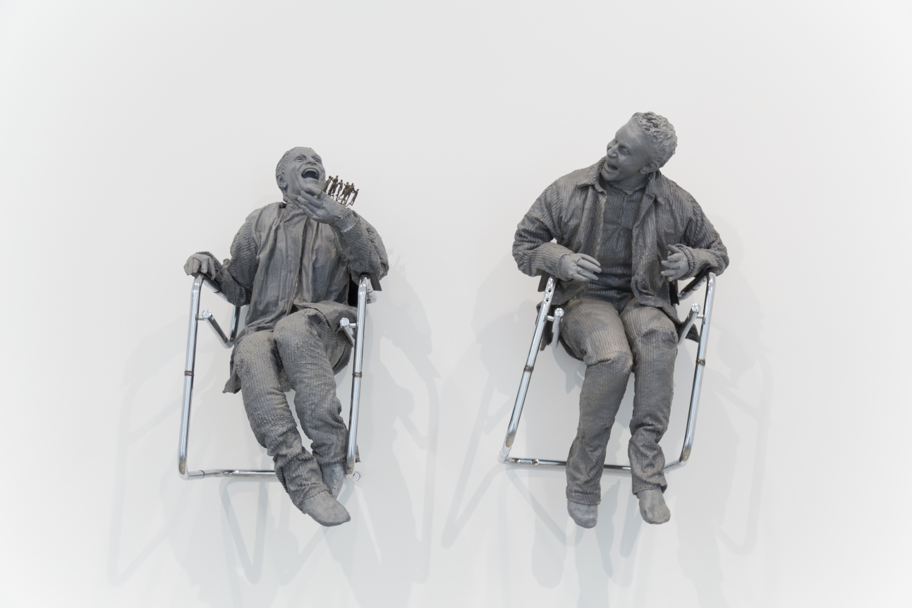 Juan Muñoz One Laughing at the Other, 2000