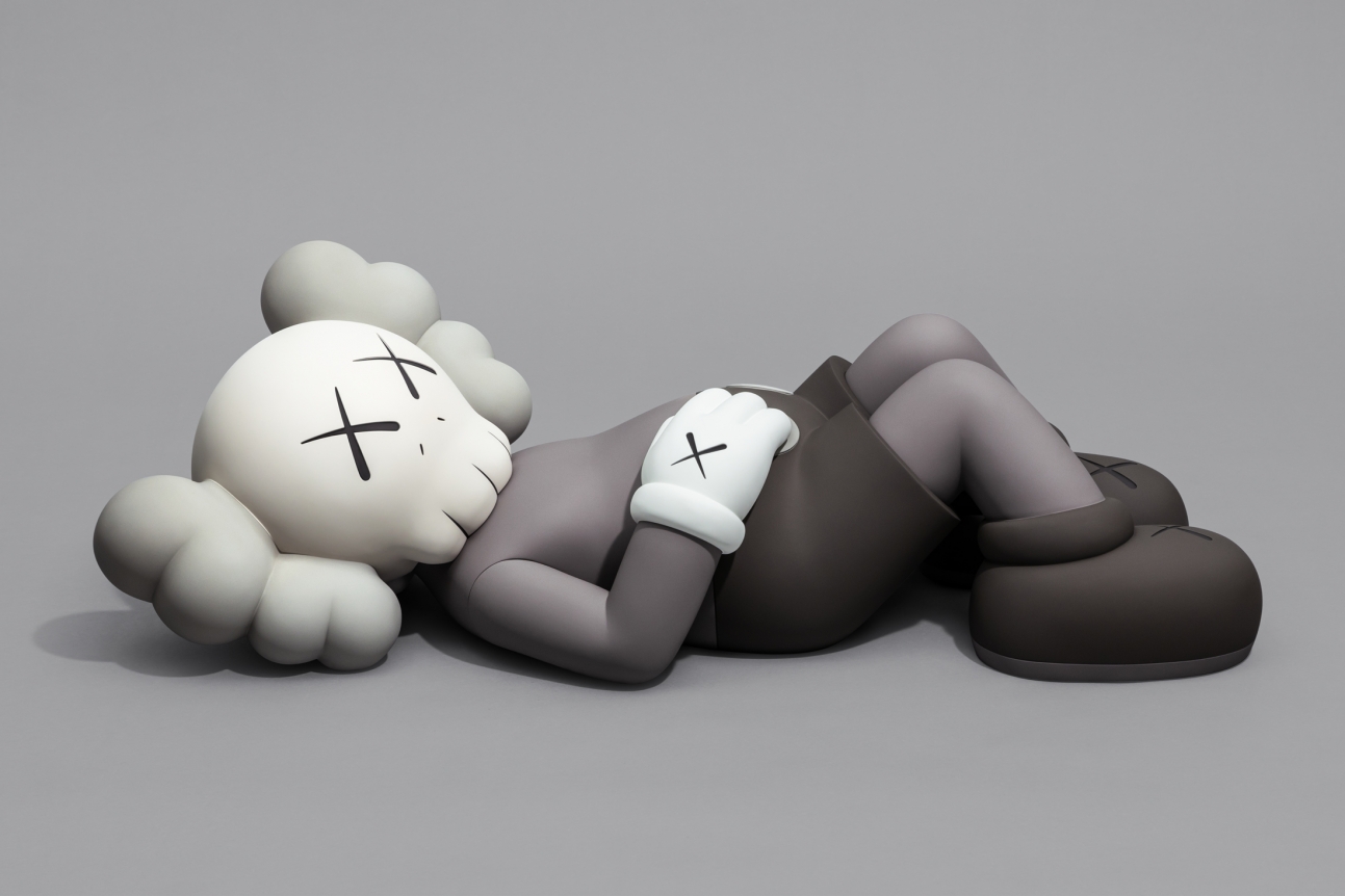KAWS HOLIDAY (3) 2020 aluminum, paint