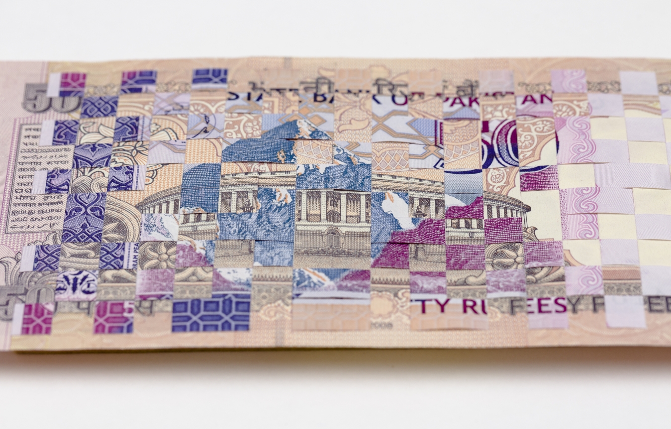 Abdullah M. I. Syed, Weaving Myths and Realities: 50 Pakistani Rupee and 50 Indian Rupee (Structures, Verso) (Detail), 2020