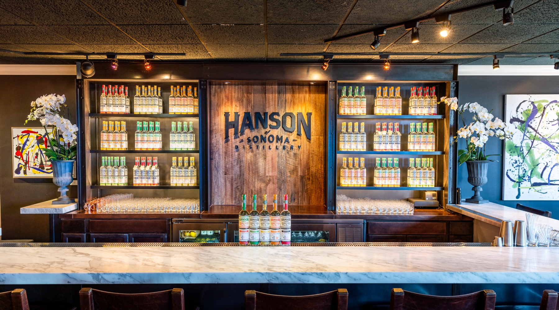 Please enjoy a tasting of Whiskey, Vodka or a cocktail in our beautiful tasting room on the Second floor of Hanson Gallery or Outdoors