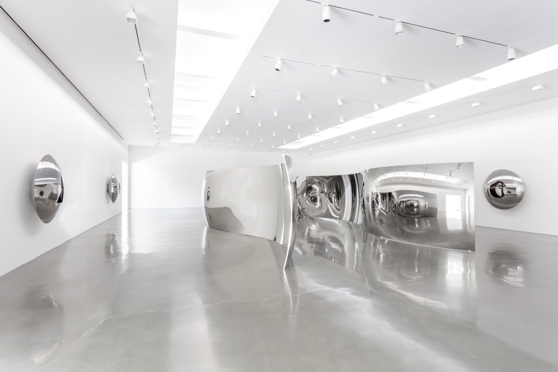 Anish Kapoor at Regen Projects