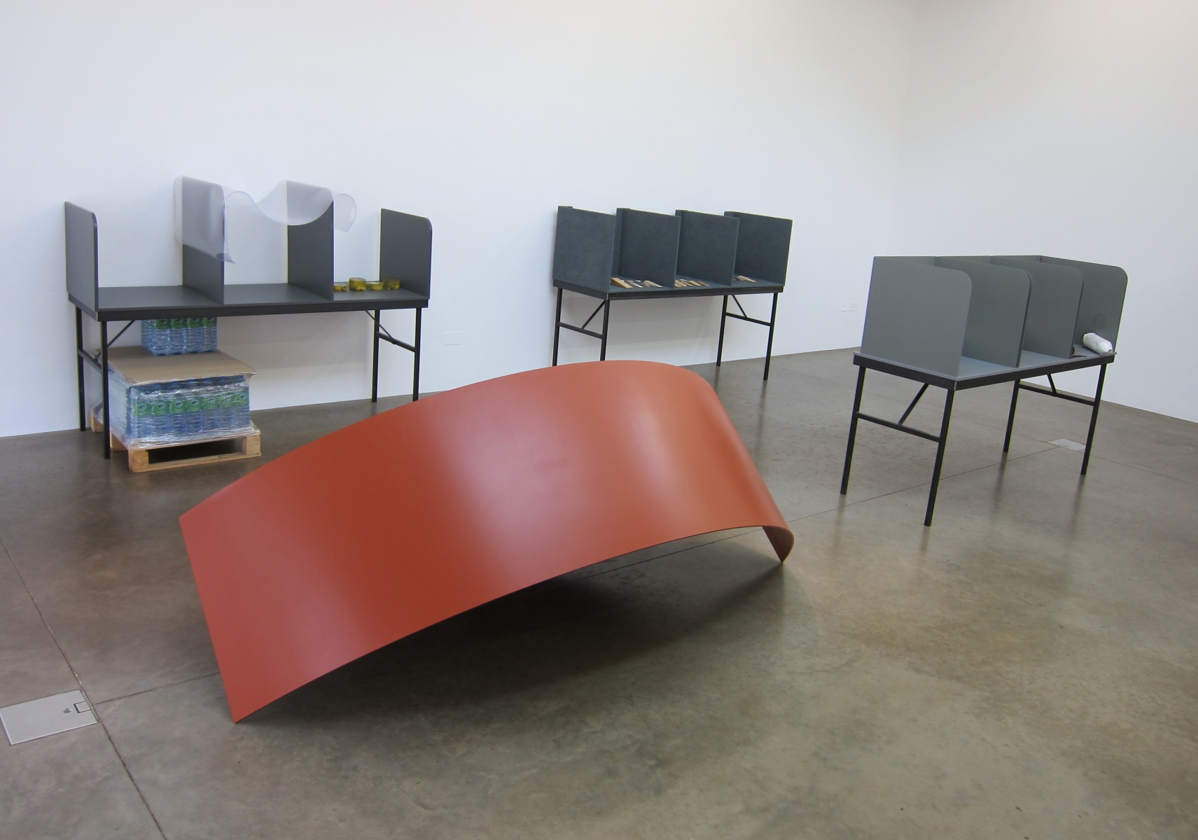 Gabriel Kuri, Installation view