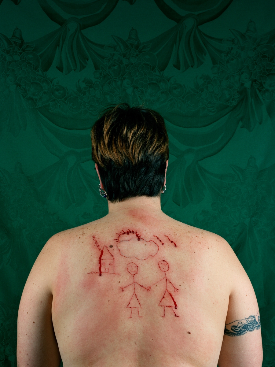 Catherine Opie, Self Portrait / Cutting