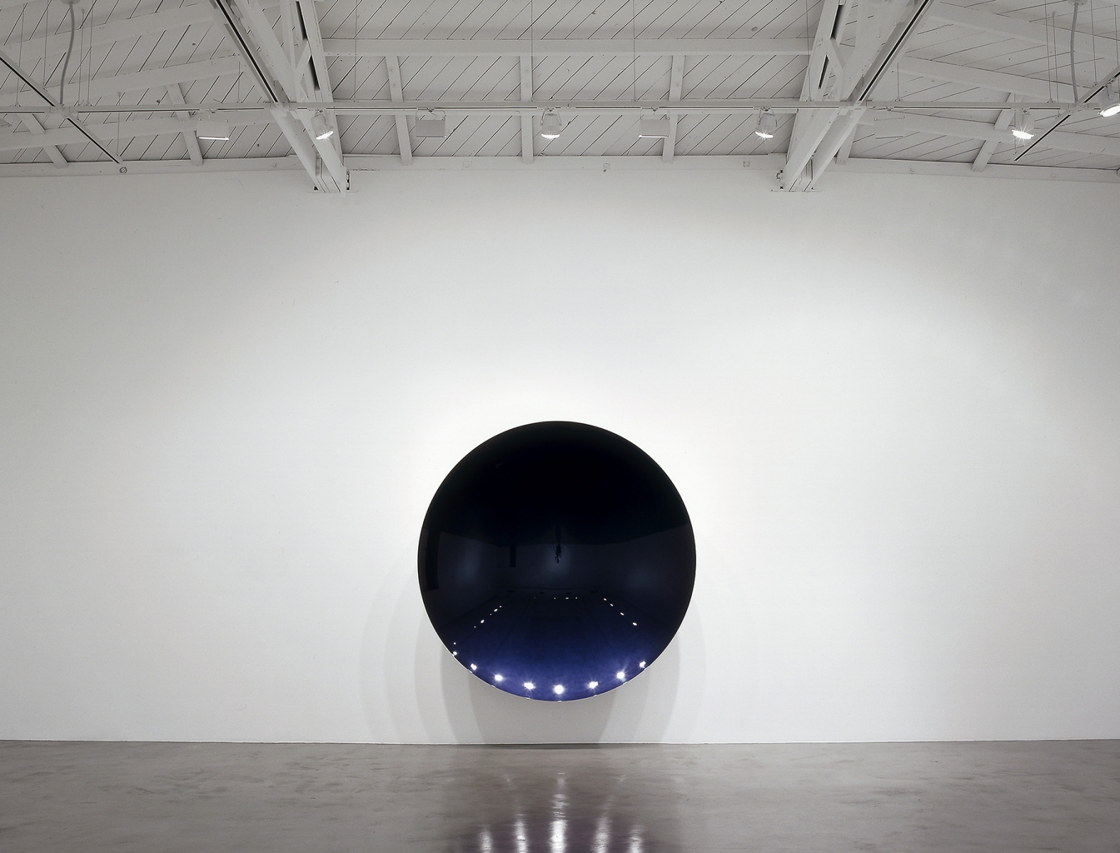Anish Kapoor, Cyan to Purple