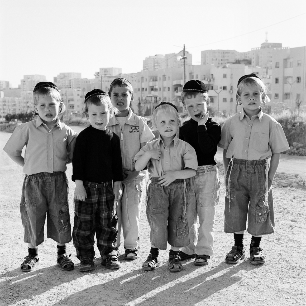 VARDI KAHANA, The Grandchildren of Cousin Hannan, Kiryat Sefer, Modi'in Ilit, 2005