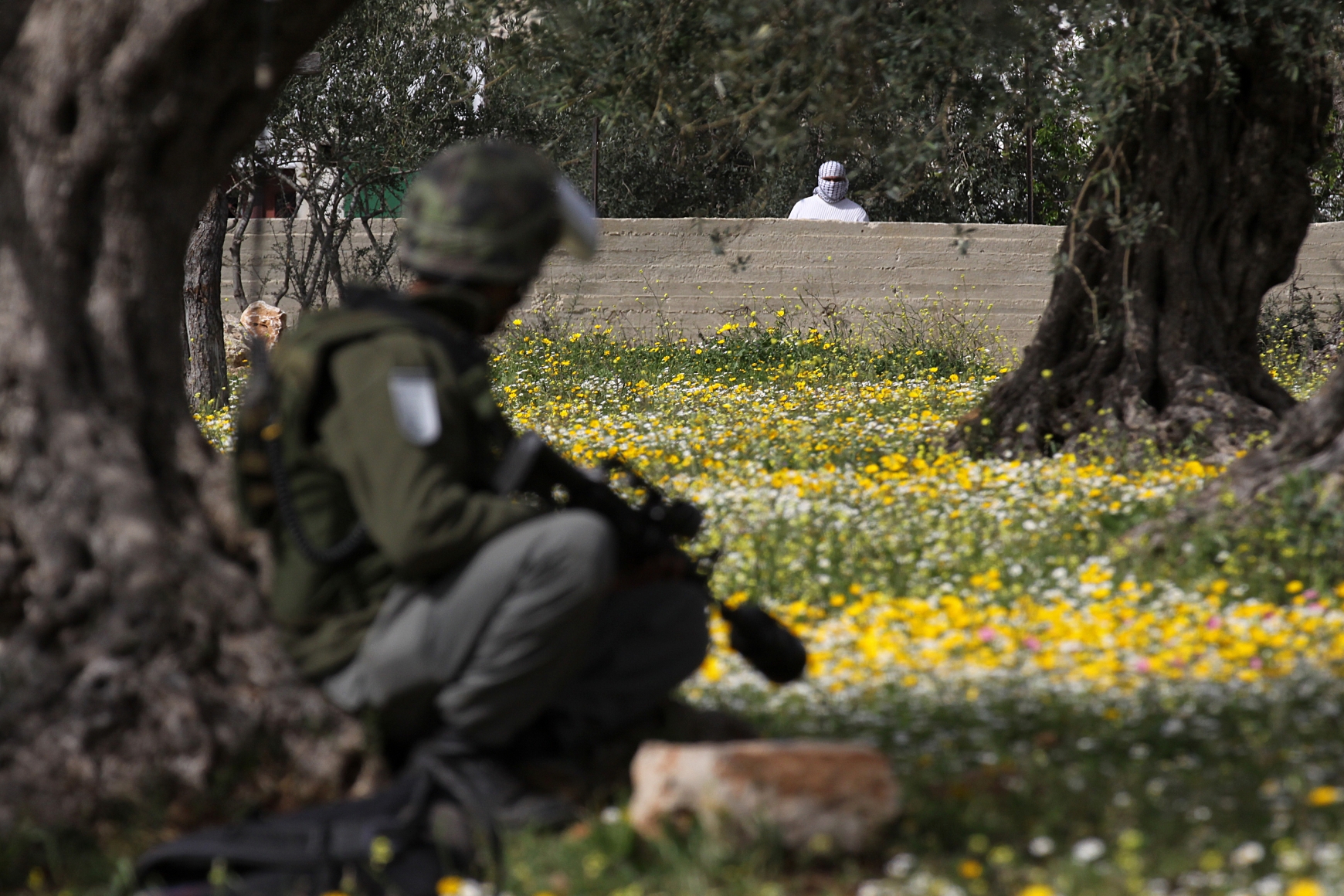 Rina Castelnuvo, Nilin (West Bank), 2009, Color photograph