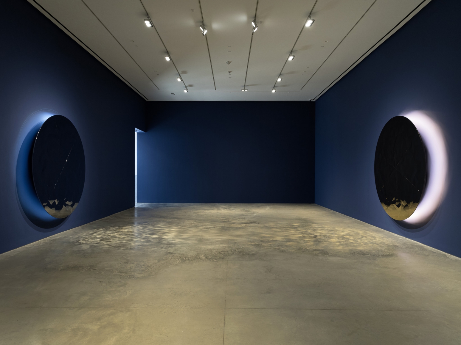 Installation view: Jeppe Hein, I AM WITH YOU, 303 Gallery, New York, 2019 , Photo: John Berens