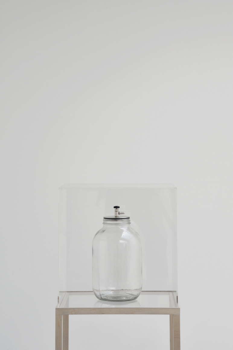 Nina Canell, Installation view: Into the Eyes as Ends of Hair, Cubitt, London, 2012
