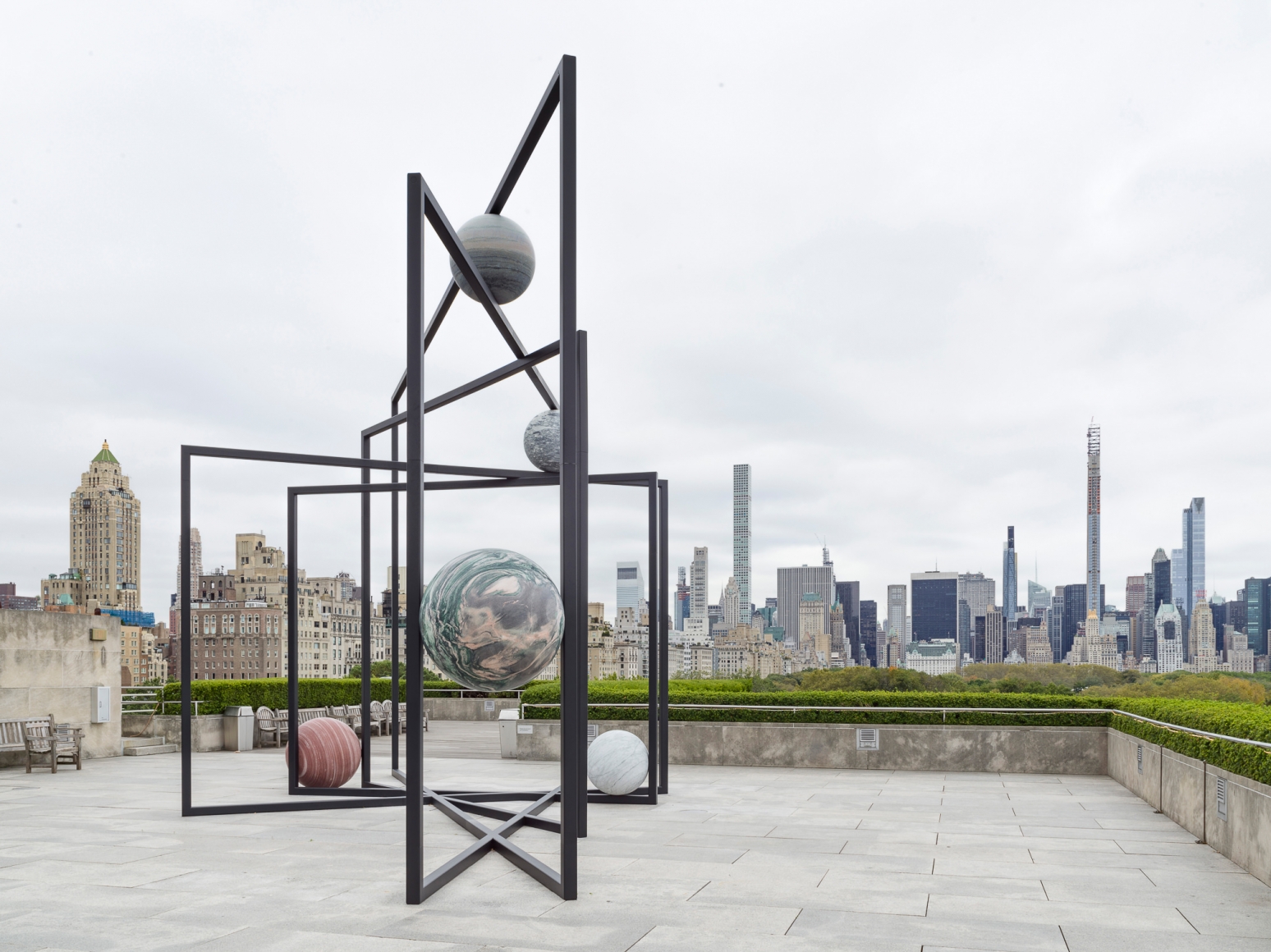 The Roof Garden Commission: Alicja Kwade, ParaPivot. Installation view, The Metropolitan Museum of Art, 2019., © Alicja Kwade, courtesy 303 Gallery, New York; KOÌNIG GALERIE, Berlin/London. Photo: Roman März