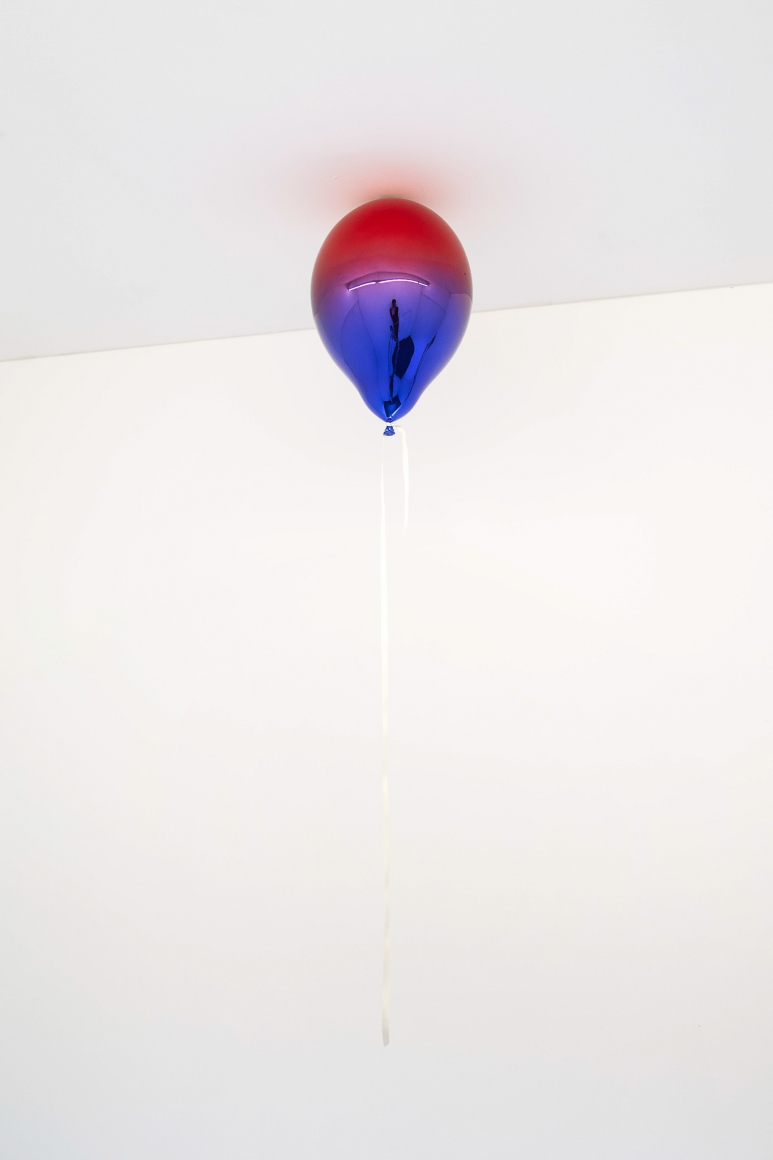 Jeppe Hein, Dark Red and Dark Blue Mirror Balloon, 2019