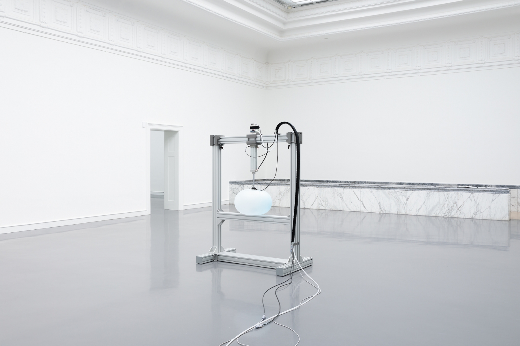 Nina Canell, Installation view: Muscle Memory, Kunsthalle Baden Baden, 2019, Photo: Judit Fruzsina Jesse