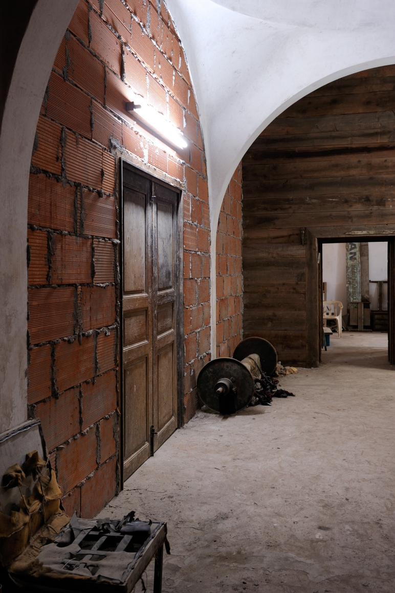 Mike Nelson, Installation view: I, Imposter
