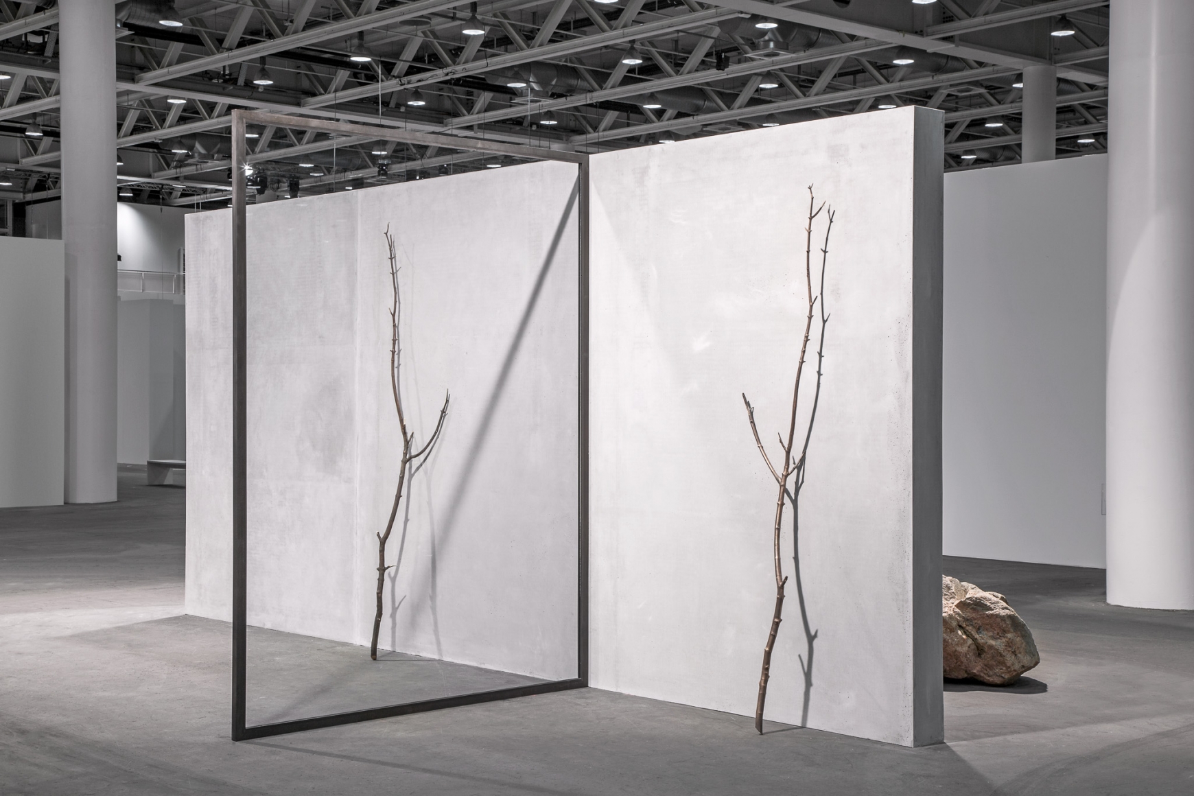 Alicja Kwade Out of Ousia, 2016