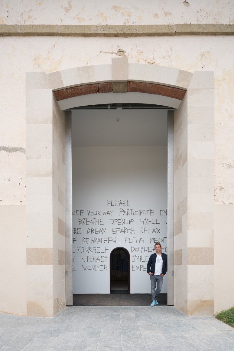 Installation view: Jeppe Hein, Your Way, Château La Coste, Le Puy-Sainte-Réparade, 2017
