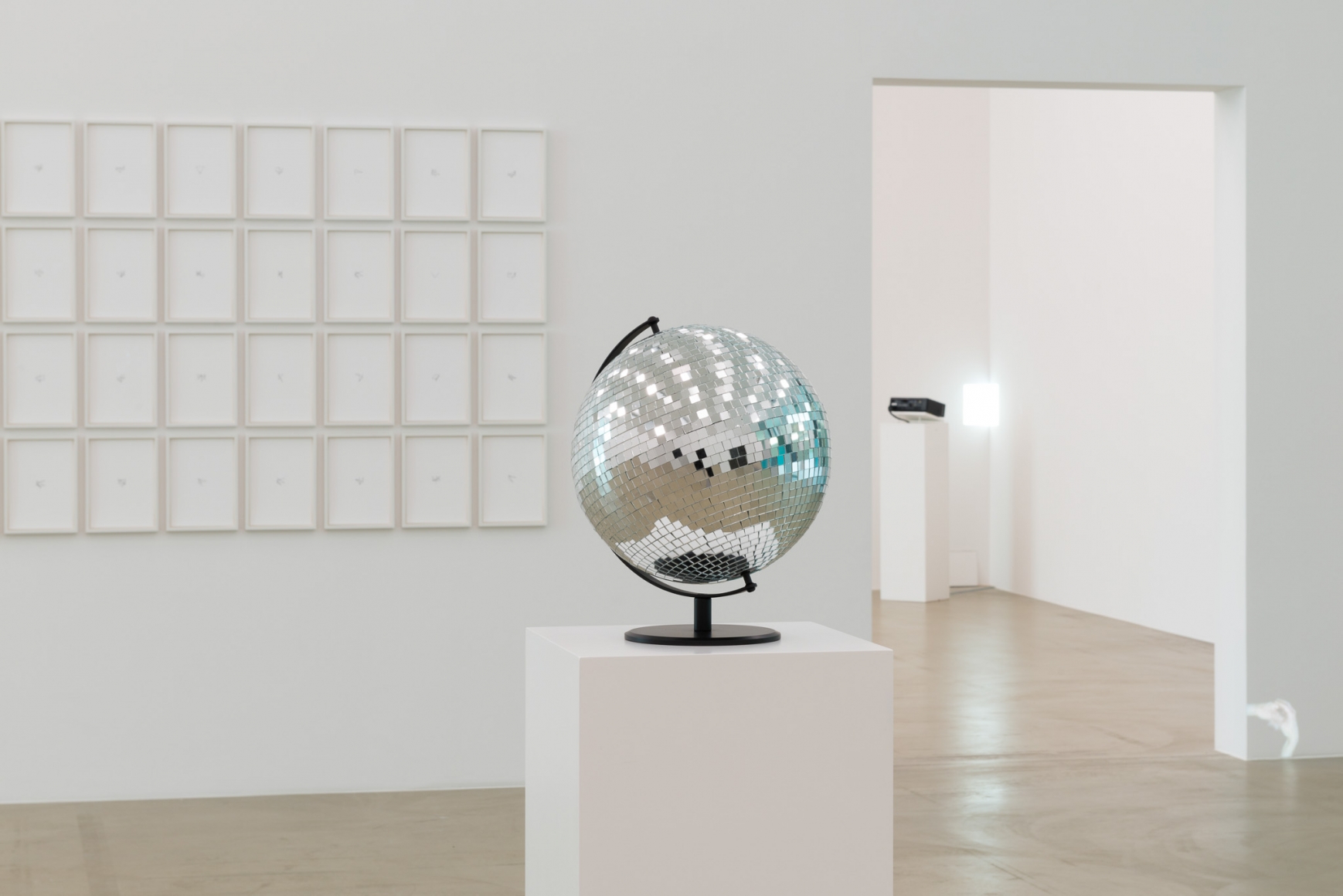 Ceal Floyer, Installation view: On Occasion, Aargauer Kunsthaus, 2016