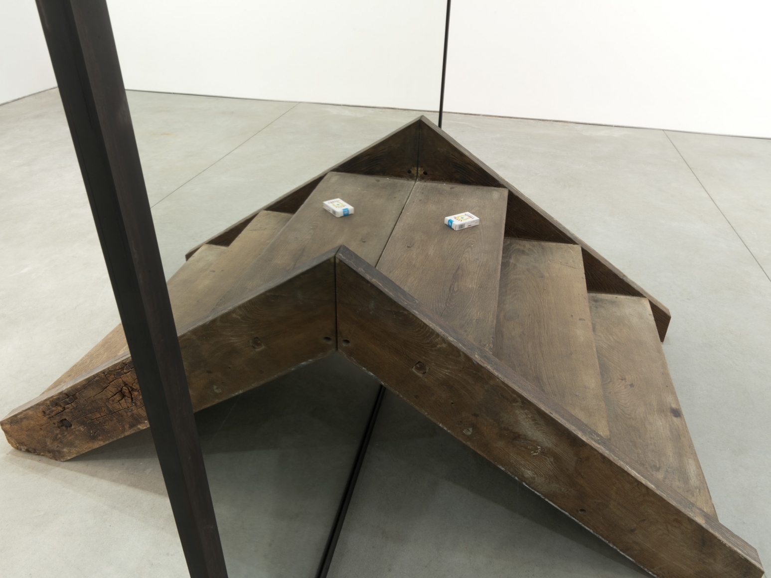 Alicja Kwade, But the Same (fig. III), 2016