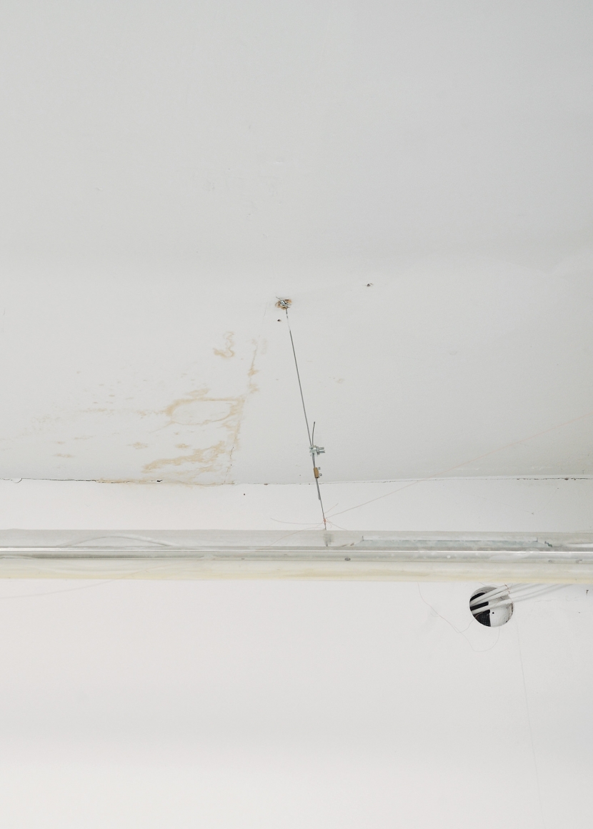 Nina Canell, Installation view: Into the Eyes as Ends of Hair, Cubitt, London, 2012