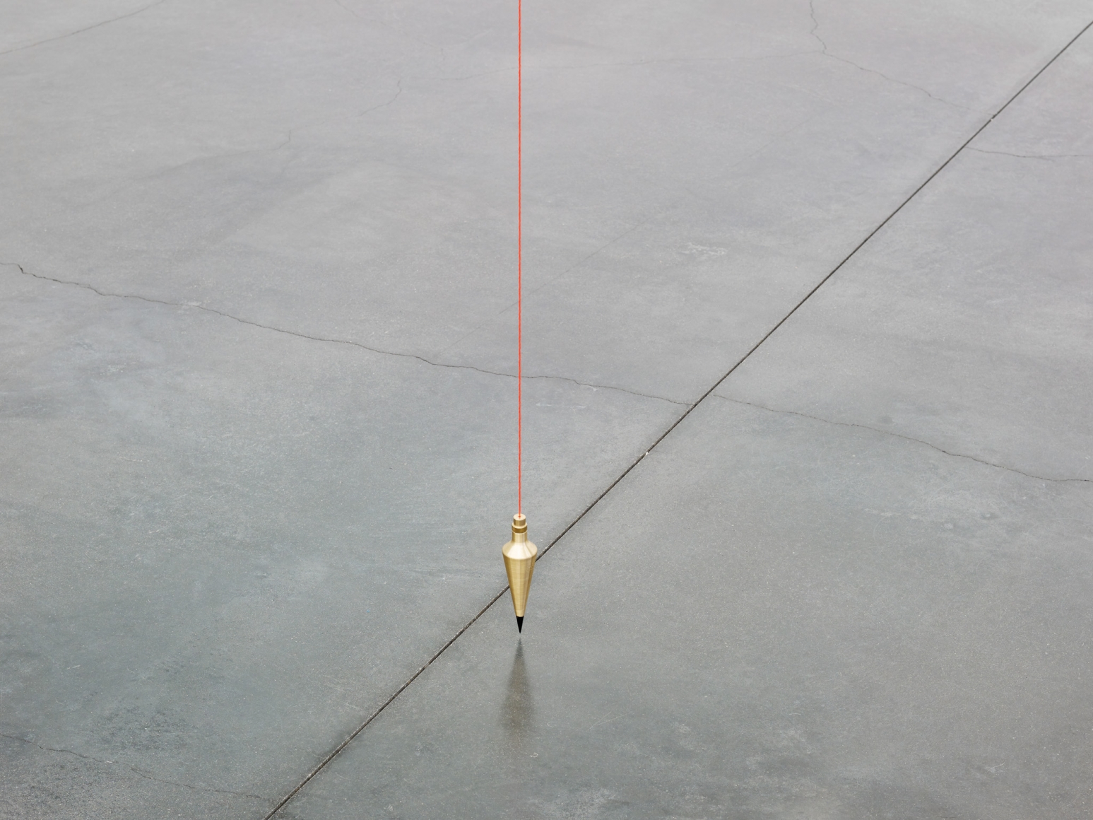 Ceal Floyer, Plumb Line, 2004