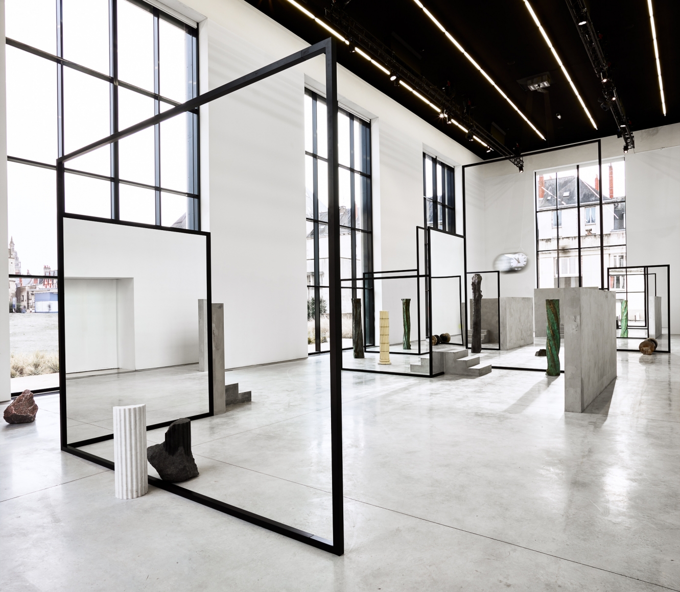 Installation view: Alicja Kwade,The Resting Thought, Centre De Création Contemporaine Olivier Debré, Tours, 2019, Photo: François Fernandez