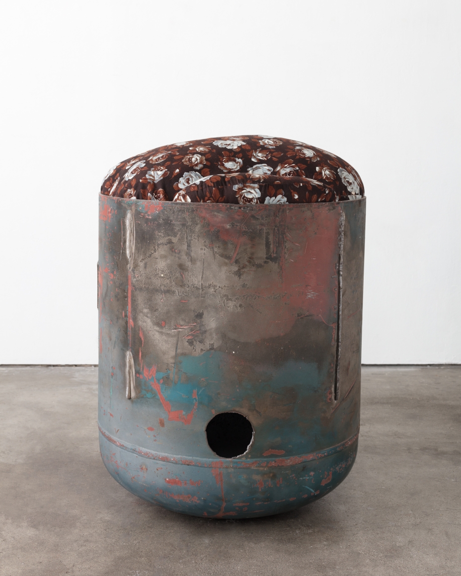 Elad Lassry, Untitled (Pod, Brown Floral, 2), 2018