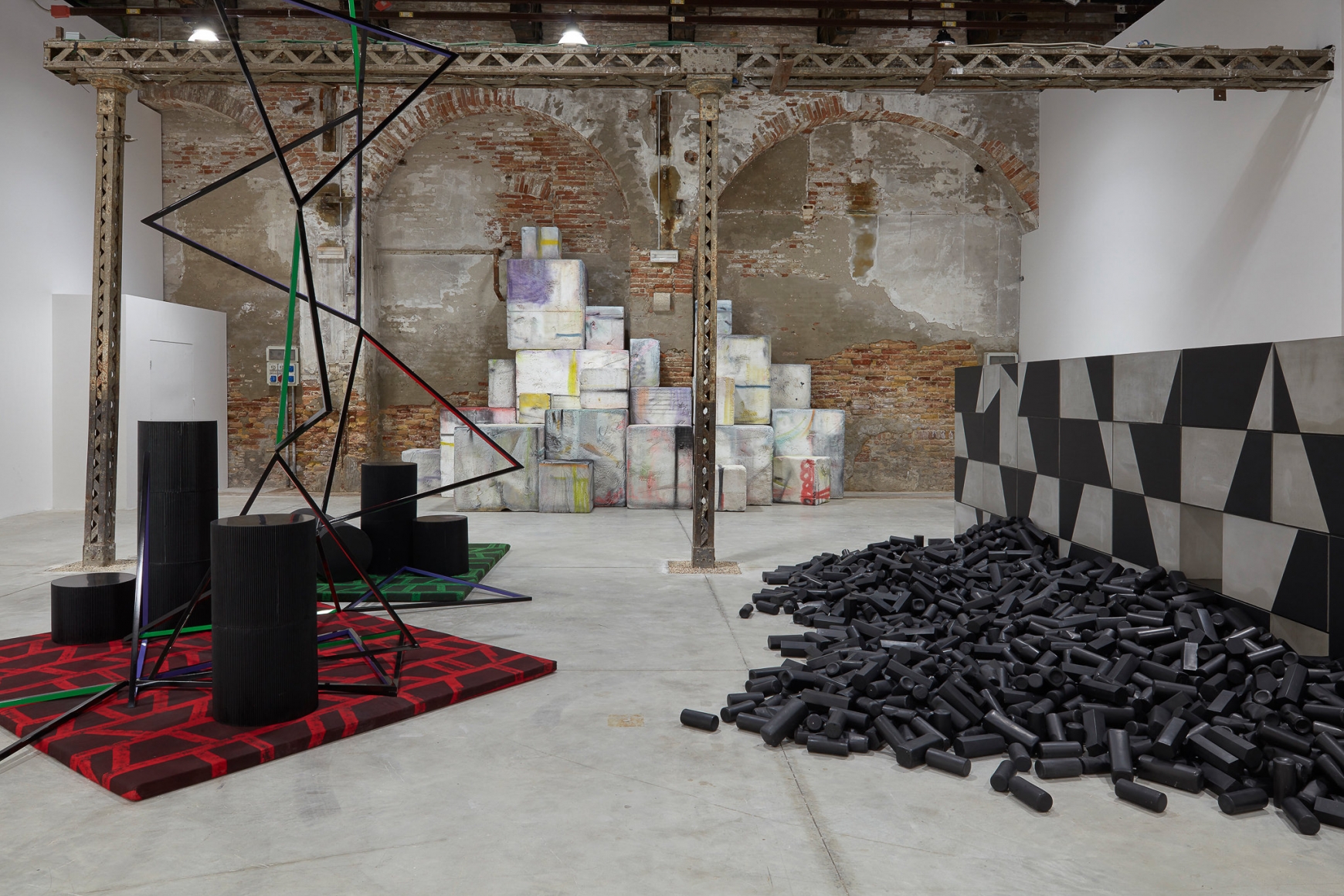 âInstallation view, Eva Rothschild: The Shrinking Universe, Pavilion of Ireland, La Biennale di Venezia 58th International Art Exhibition, 2019. Photo: Robert Glowacki. , © Eva Rothschild, courtesy 303 Gallery, New York, kaufmann reppeto, Milan, The Modern Institute, Glasgow, Galerie Eva Presenhuber, Zurich and Stuart Shave/Modern Art, London.