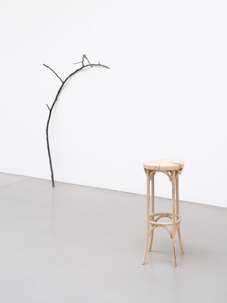Alicja Kwade, Installation view: Kausalkonsequenz, Langen Foundation, Neuss, 2020