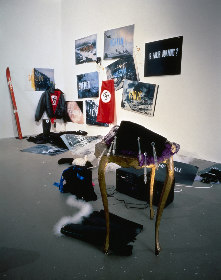 Karen Kilimnik, Paris is Burning (1991) / Is Paris Burning ? (1944), 1992
