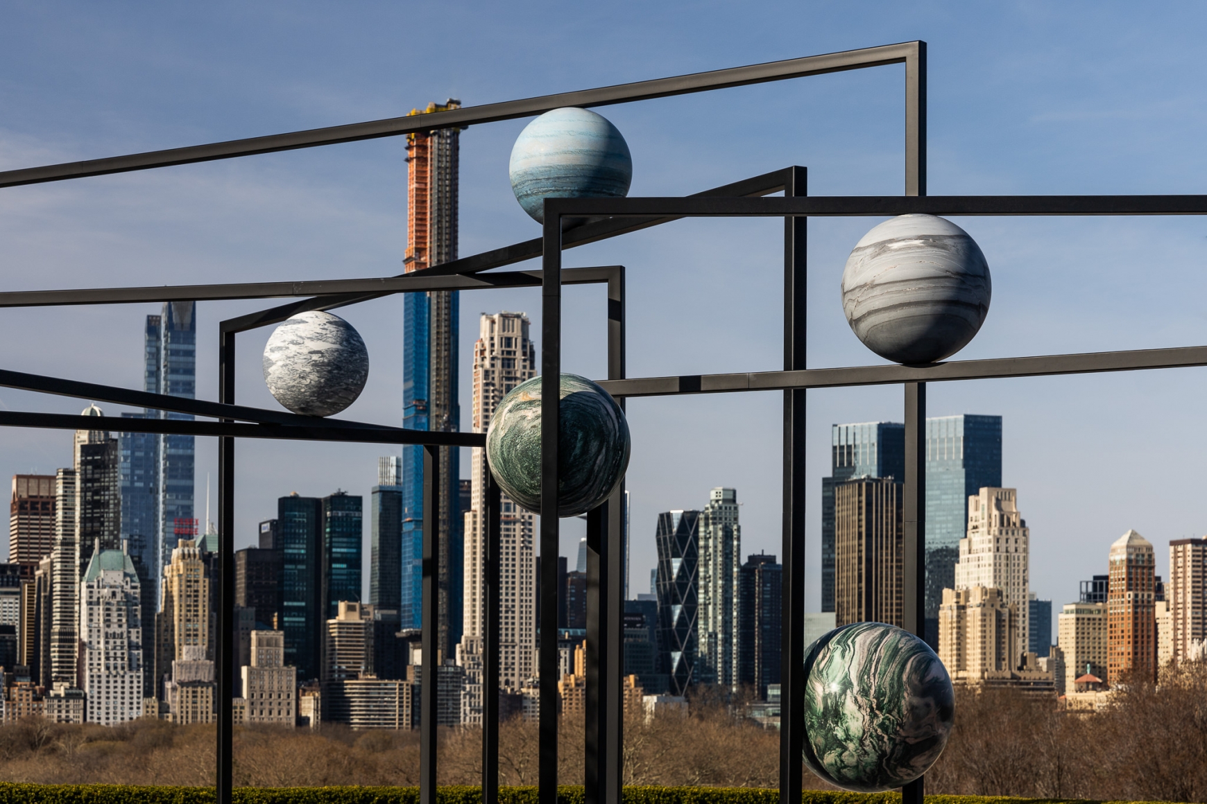 Installation view: Alicja Kwade, ParaPivot, 2019, © The Metropolitan Museum of Art, photo by Hyla Skopitz