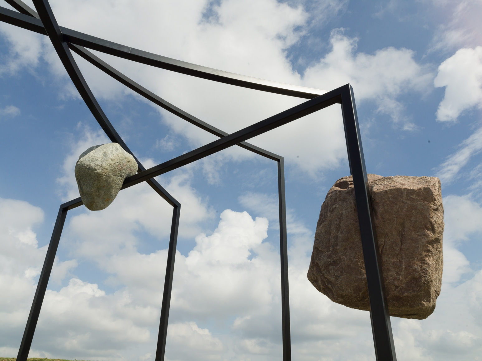 Alicja Kwade, MatterMotion, 2020, Installation view: Kausalkonsequenz, Langen Foundation, Neuss, 2020