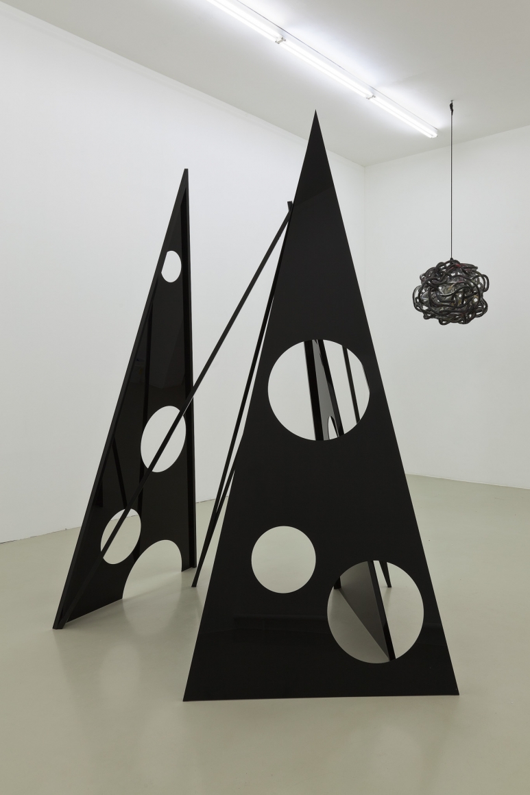 Eva Rothschild, Installation view: Hot Touch, Kunstverein Hannover, 2011
