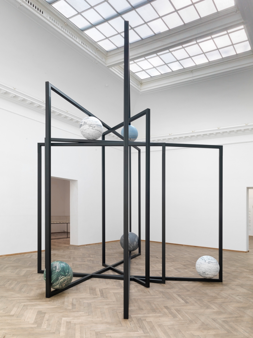 Alicja Kwade, DrehMoment, 2018