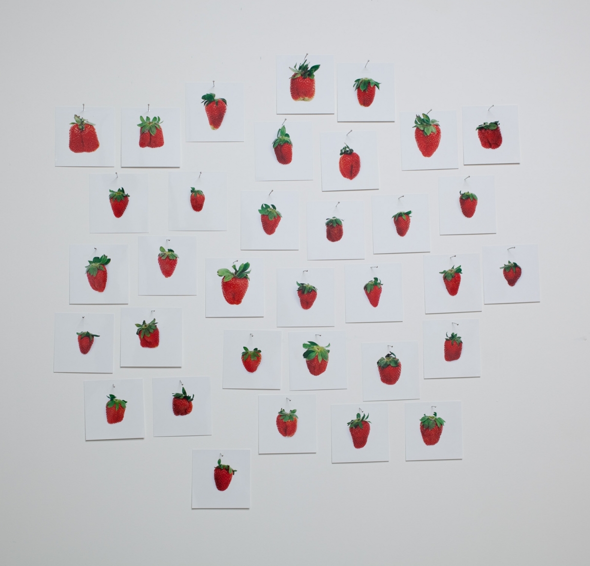 Hans-Peter Feldmann, One Pound Strawberries