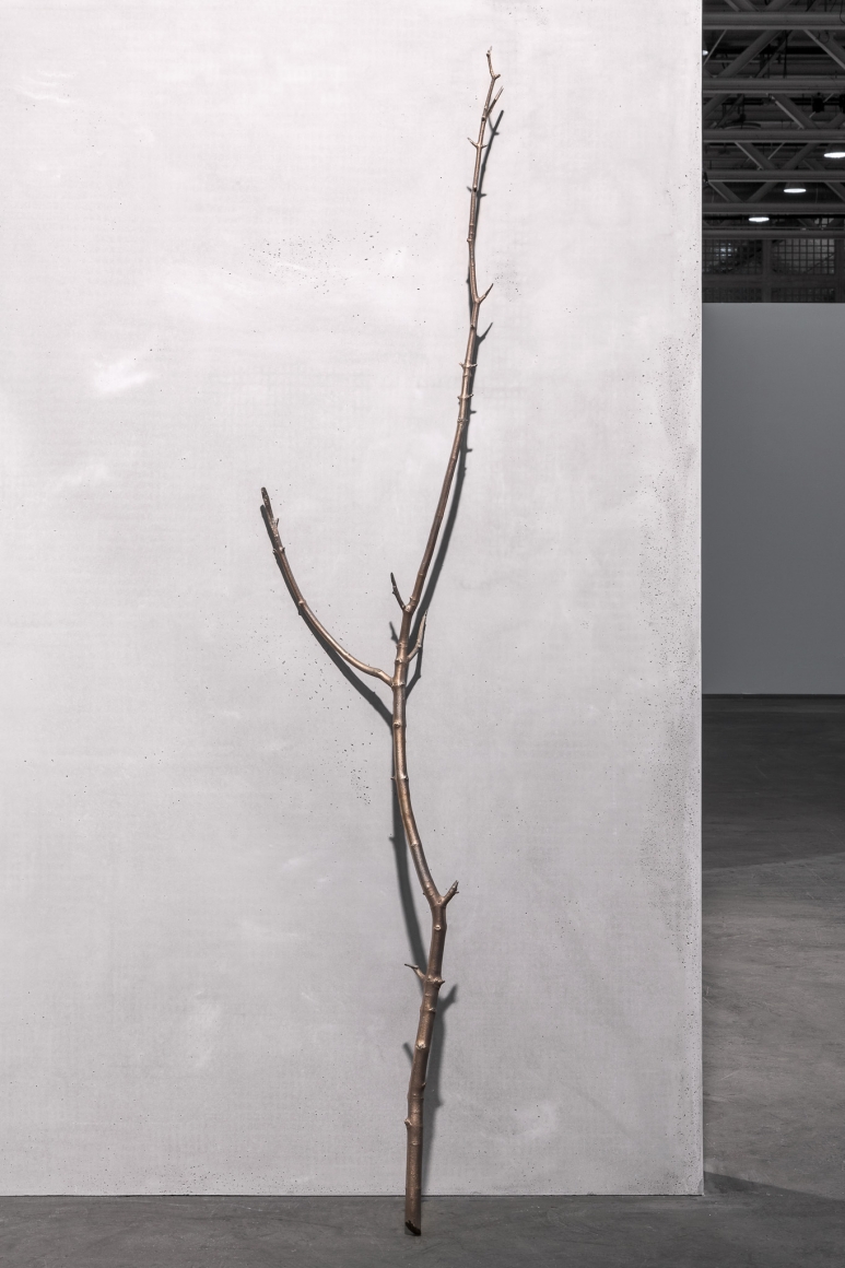 Alicja Kwade Out of Ousia, 2016